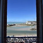 De Calais Hotel
