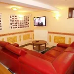 Hotel De Calais 2*