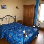 Hotel De Calais 2*
