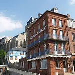 De Calais Hotel 2*