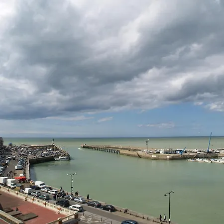 Hotel De Calais Le Tréport