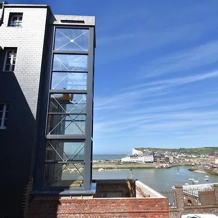 De Calais 2*