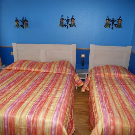 Hotel De Calais 2*