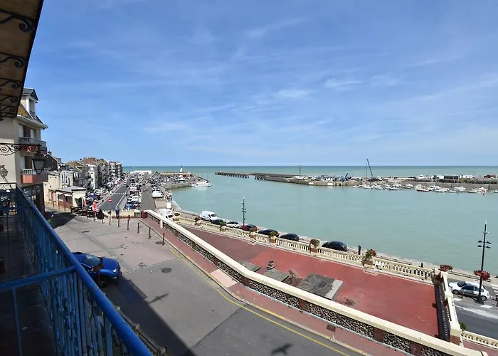 Отель De Calais