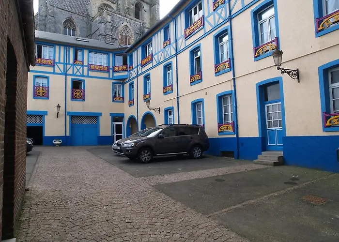 Отель De Calais