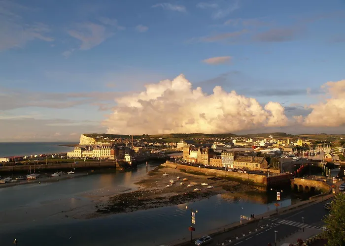 酒店 De Calais 勒特雷波尔